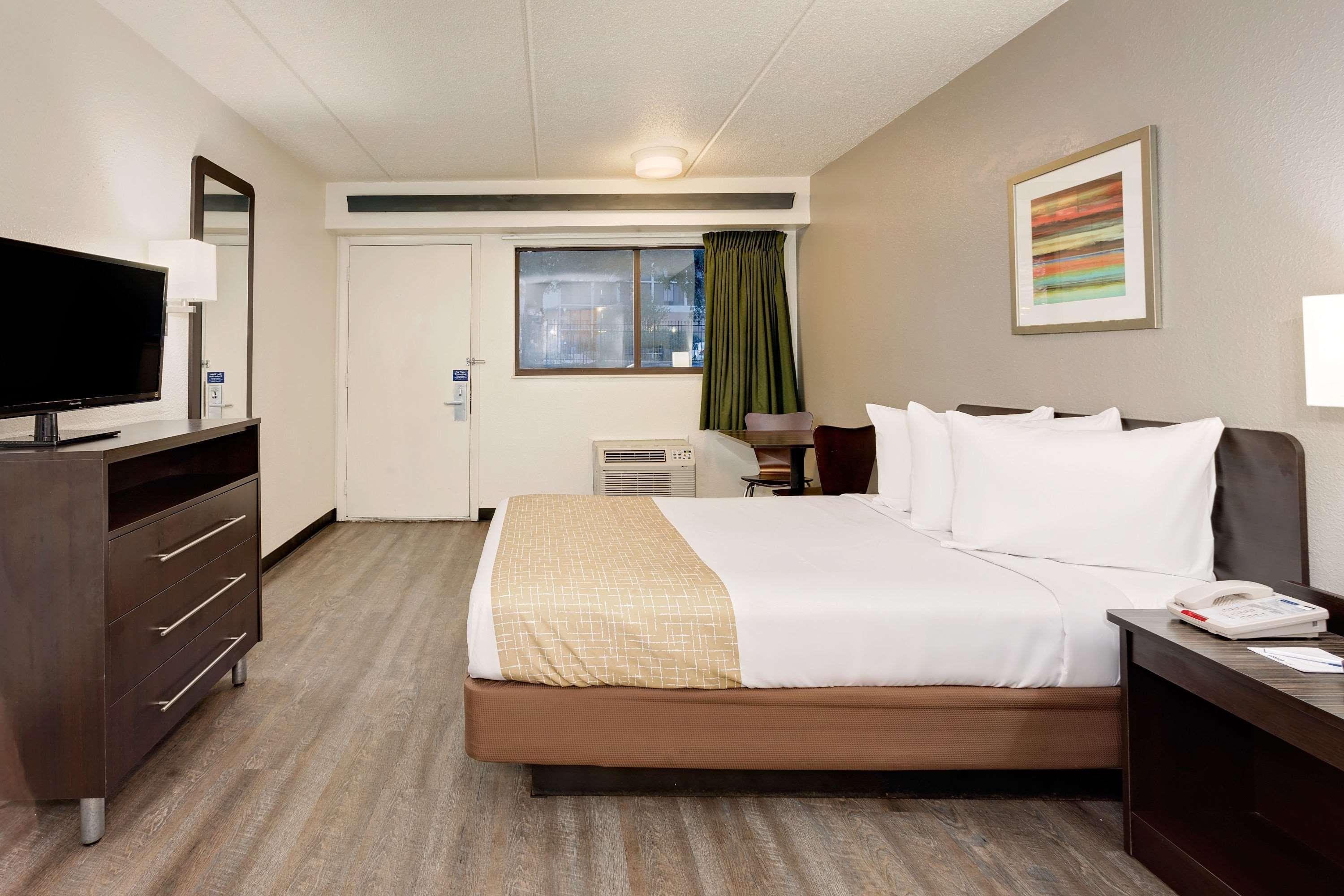 Travelodge By Wyndham College Park Екстериор снимка
