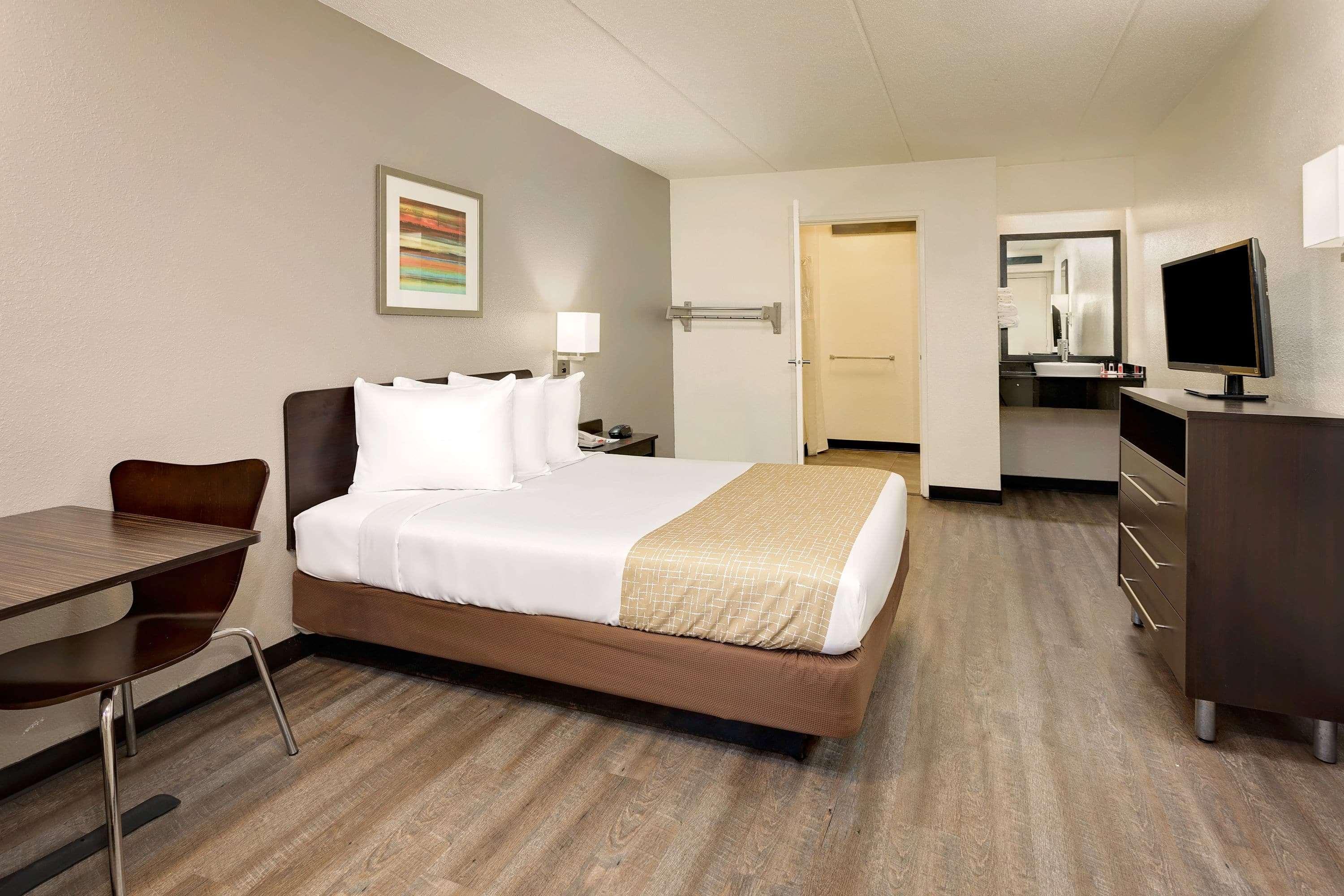 Travelodge By Wyndham College Park Екстериор снимка